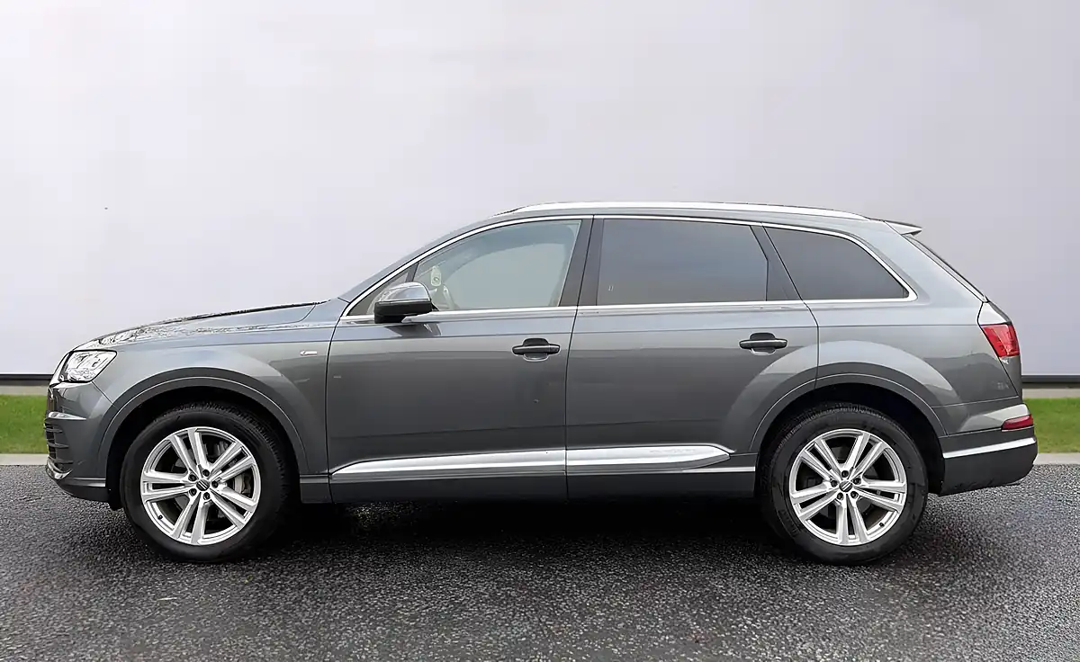 Used 2017 Audi Q7 S Line Grey - Interior and Exterior details 13
