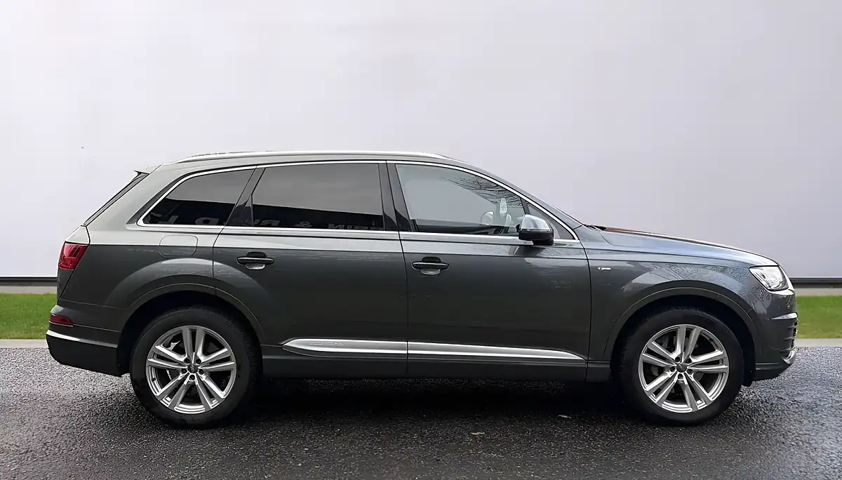 Used 2017 Audi Q7 S Line Grey - Interior and Exterior details 2