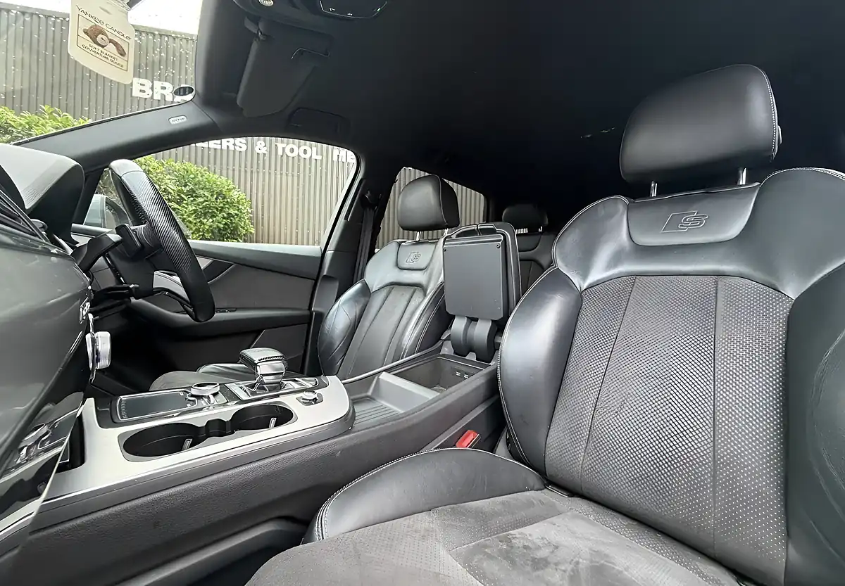 Used 2017 Audi Q7 S Line Grey - Interior and Exterior details 5