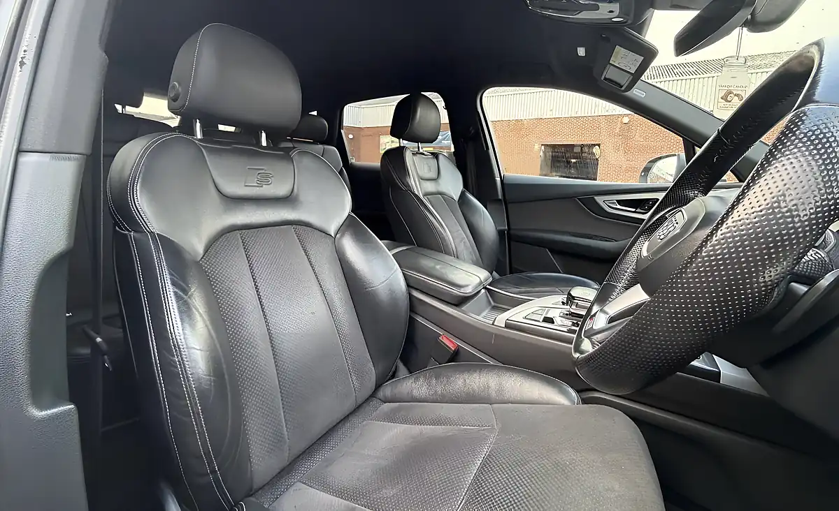 Used 2017 Audi Q7 S Line Grey - Interior and Exterior details 7