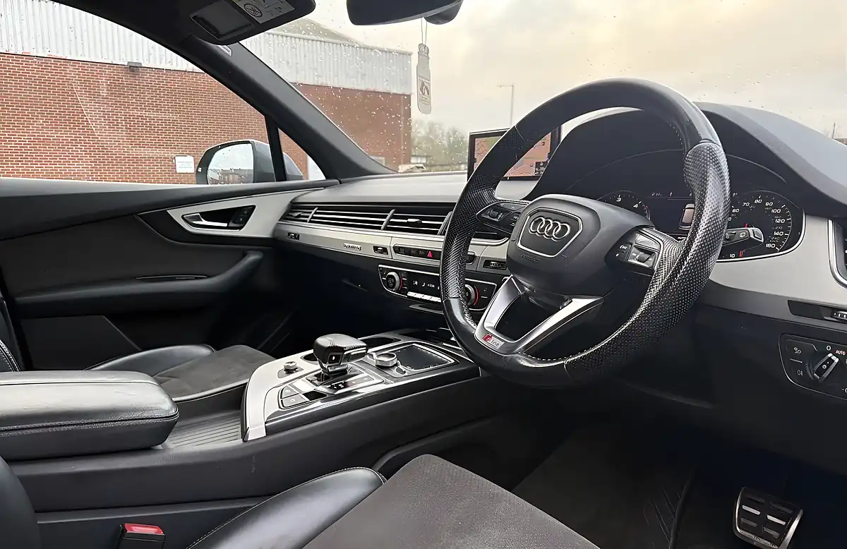Used 2017 Audi Q7 S Line Grey - Interior and Exterior details 9