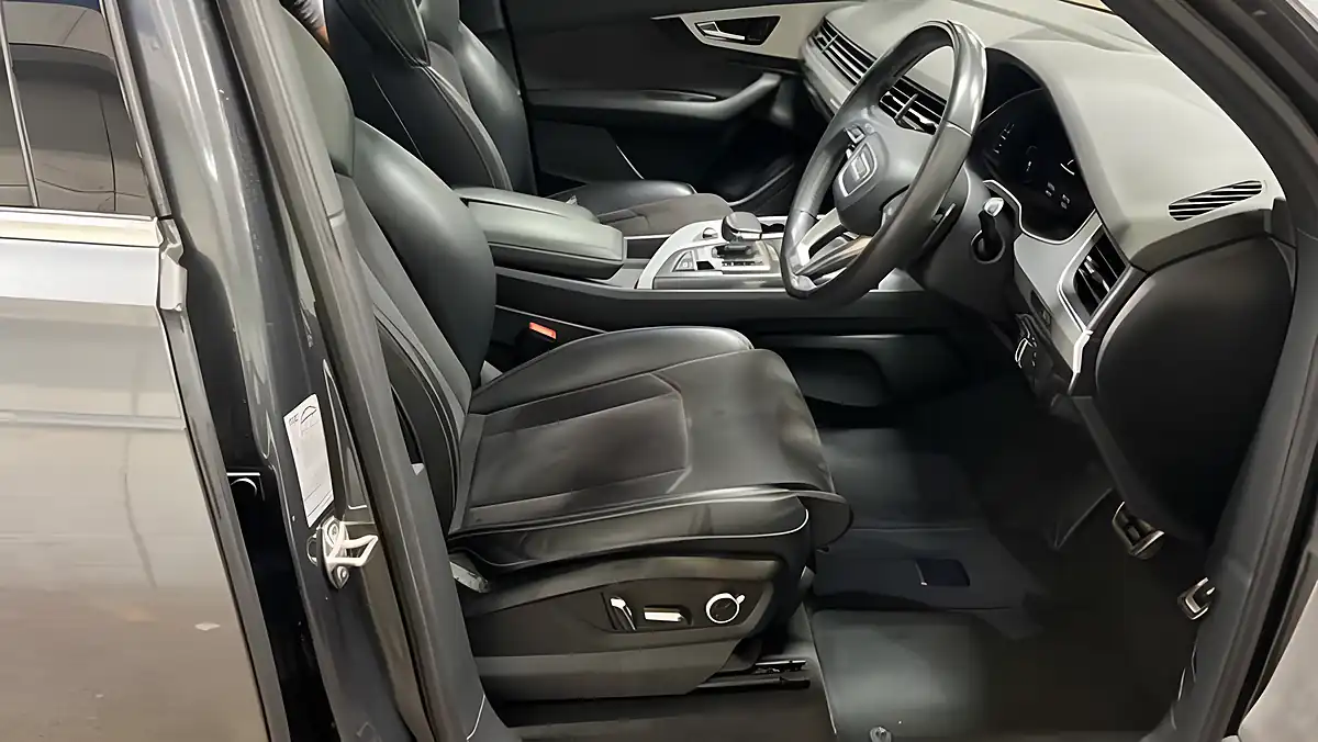 Used 2017 Audi Q7 S Line Grey - Interior and Exterior details 11