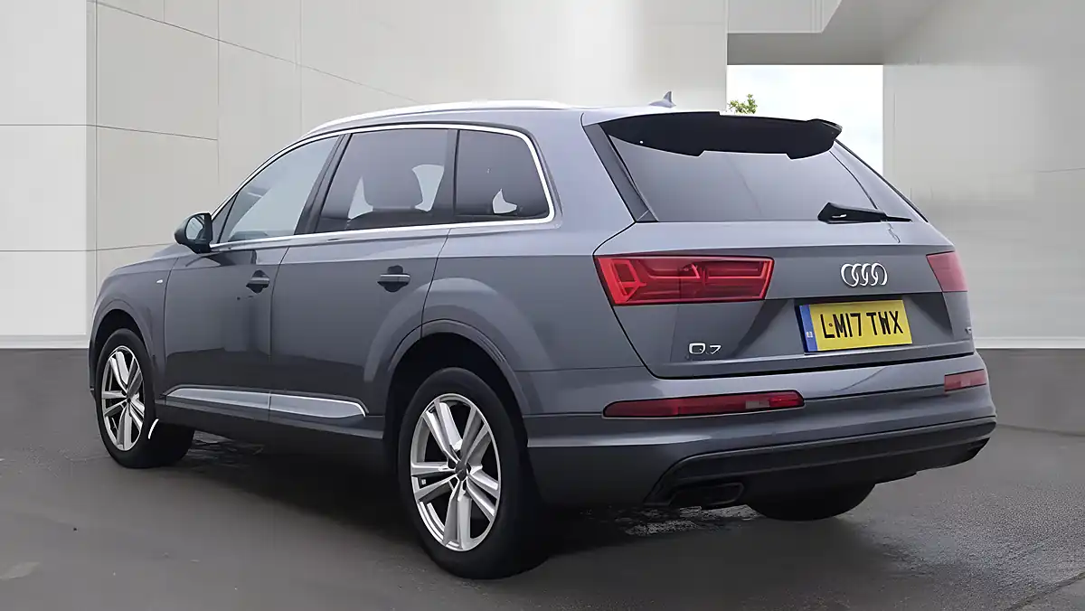 Used 2017 Audi Q7 S Line Grey - Interior and Exterior details 3