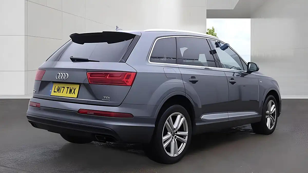 Used 2017 Audi Q7 S Line Grey - Interior and Exterior details 4