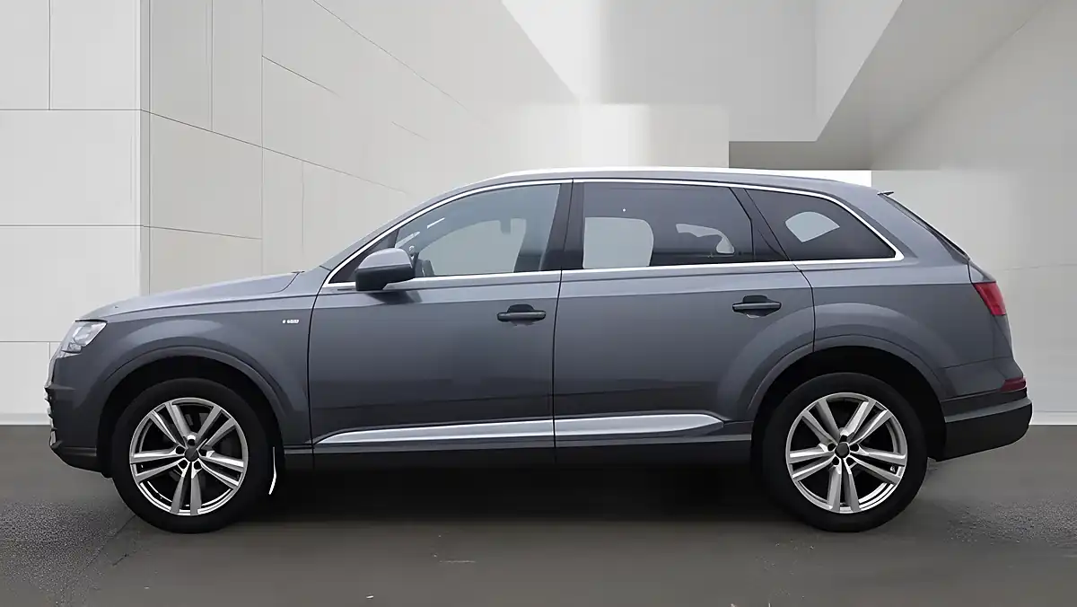 Used 2017 Audi Q7 S Line Grey - Interior and Exterior details 6