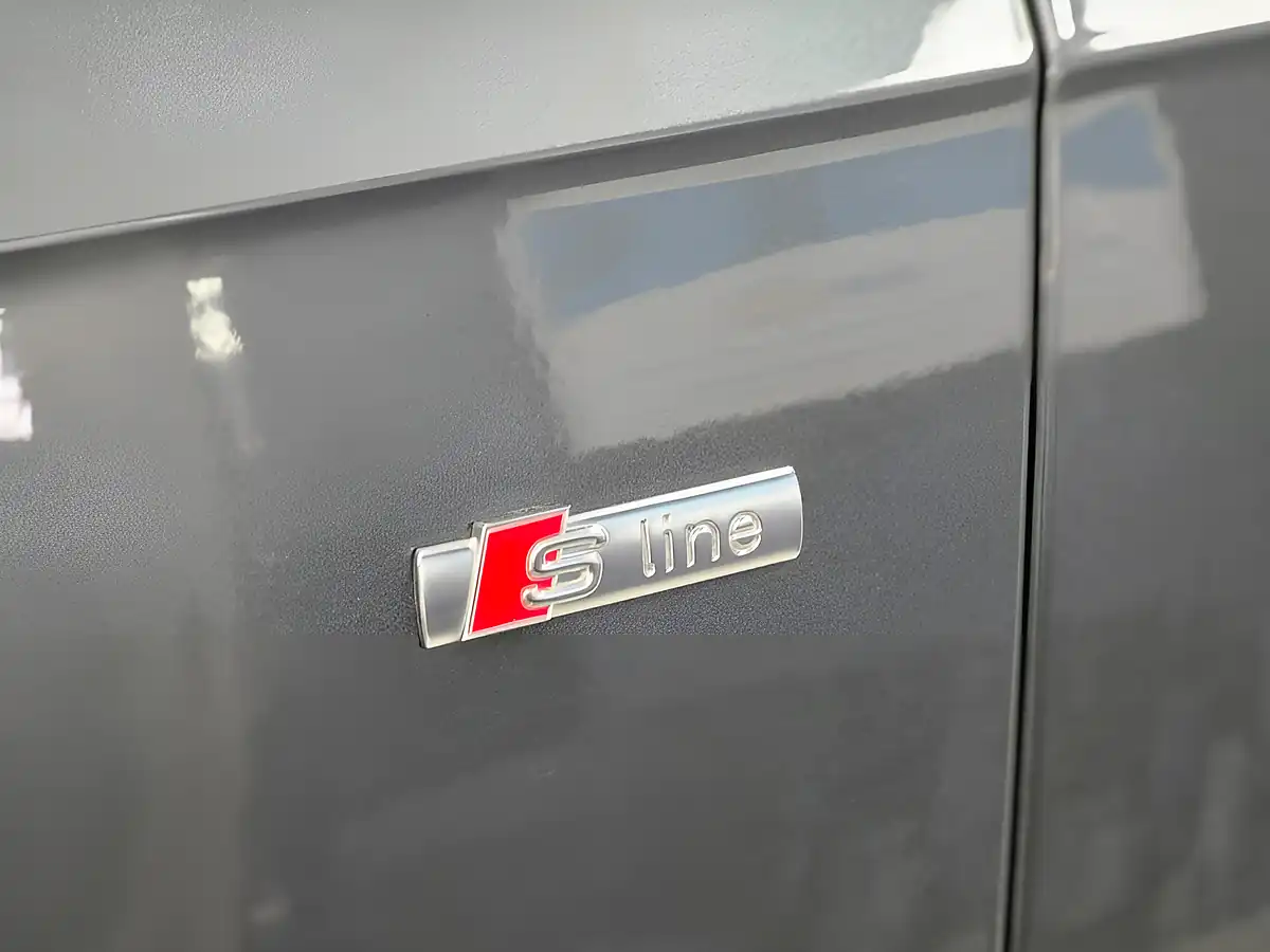 Used 2017 Audi Q7 S Line Grey - Interior and Exterior details 10