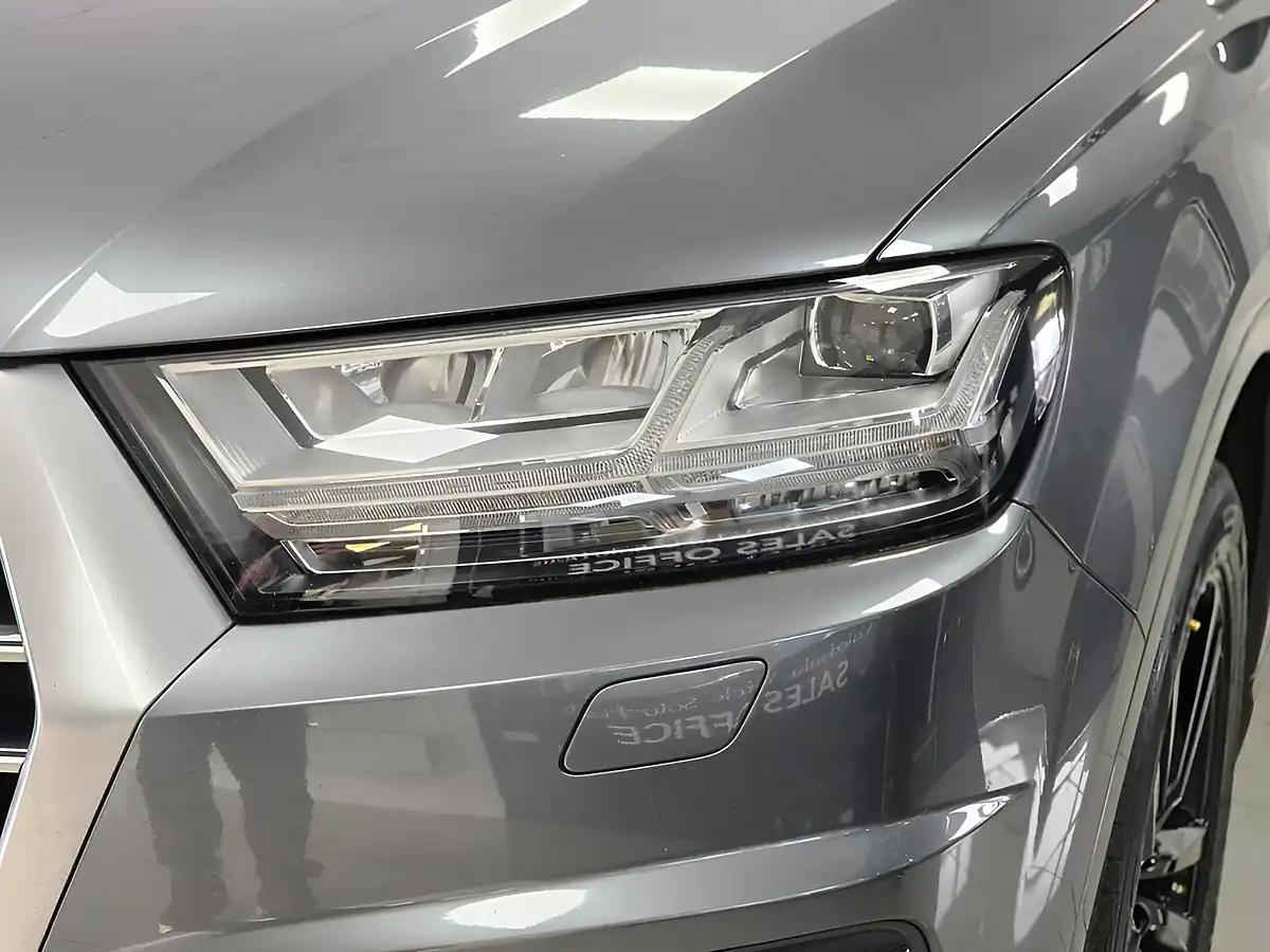 Used 2017 Audi Q7 S Line Grey - Interior and Exterior details 11