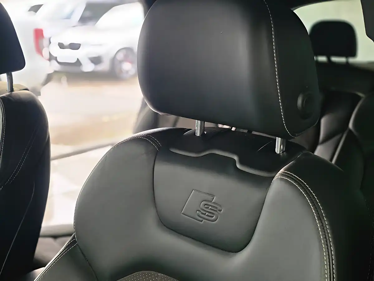 Used 2017 Audi Q7 S Line Grey - Interior and Exterior details 17