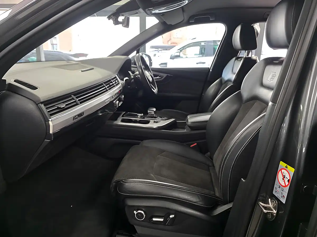 Used 2017 Audi Q7 S Line Grey - Interior and Exterior details 9