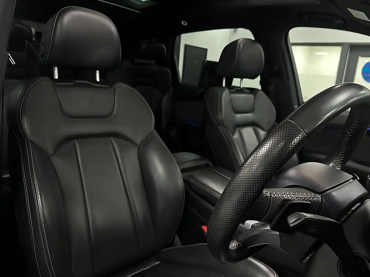 Used 2017 Audi Q7 S Line White - Interior and Exterior details 14