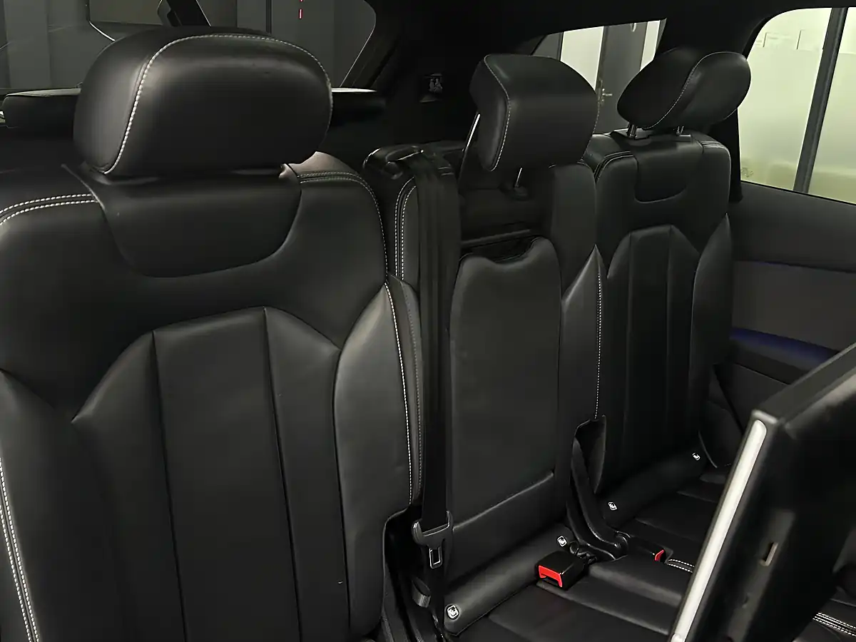 Used 2017 Audi Q7 S Line White - Interior and Exterior details 18