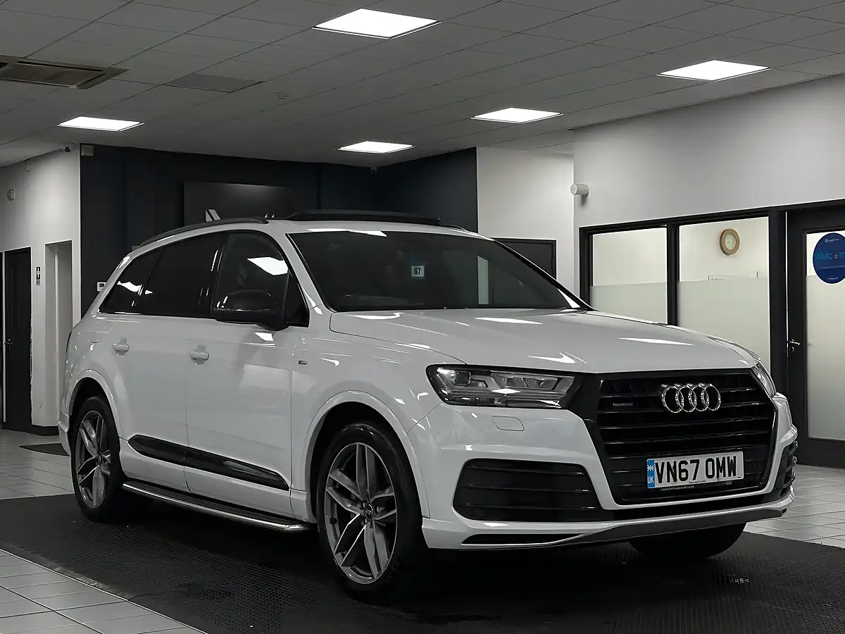 Used 2017 Audi Q7 S Line White - Interior and Exterior details 3