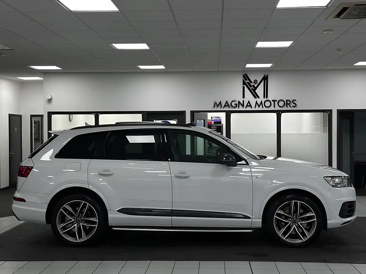 Used 2017 Audi Q7 S Line White - Interior and Exterior details 4