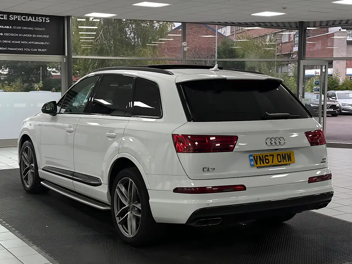 Used 2017 Audi Q7 S Line White - Interior and Exterior details 9