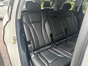 Used 2017 Audi Q7 Se White - Interior and Exterior details 11
