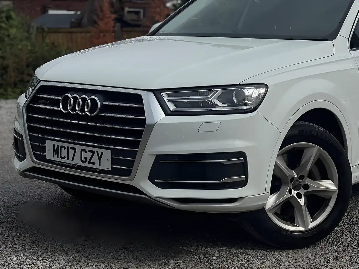 Used 2017 Audi Q7 Se White - Interior and Exterior details 17
