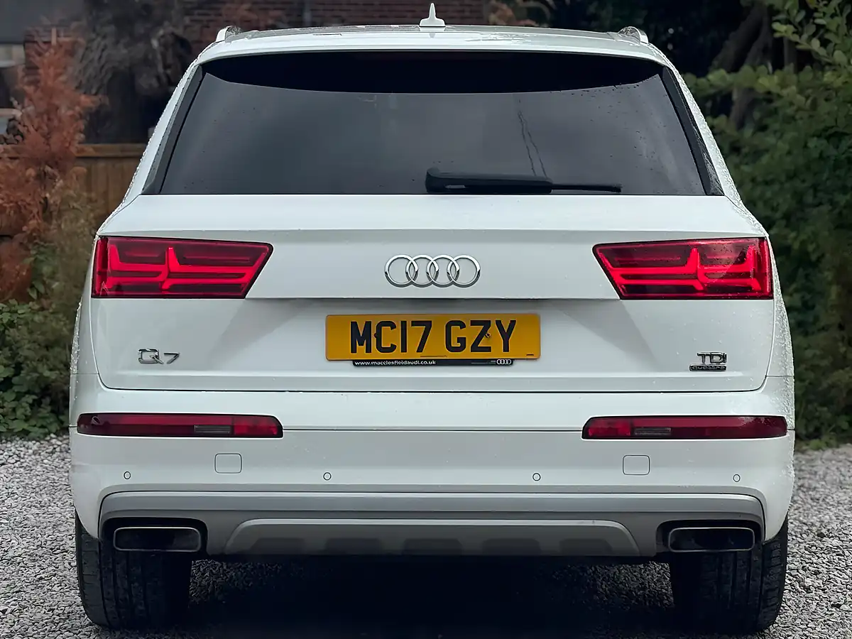 Used 2017 Audi Q7 Se White - Interior and Exterior details 8