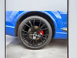 Used 2017 Audi Q7 SQ7 Blue - Interior and Exterior details 6