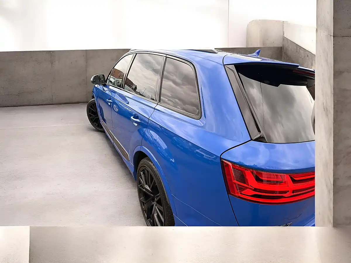 Used 2017 Audi Q7 SQ7 Blue - Interior and Exterior details 9