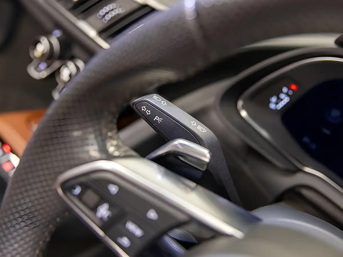 Used 2017 Audi R8 Spyder Grey - Interior and Exterior details 13