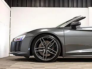 Used 2017 Audi R8 Spyder Grey - Interior and Exterior details 14