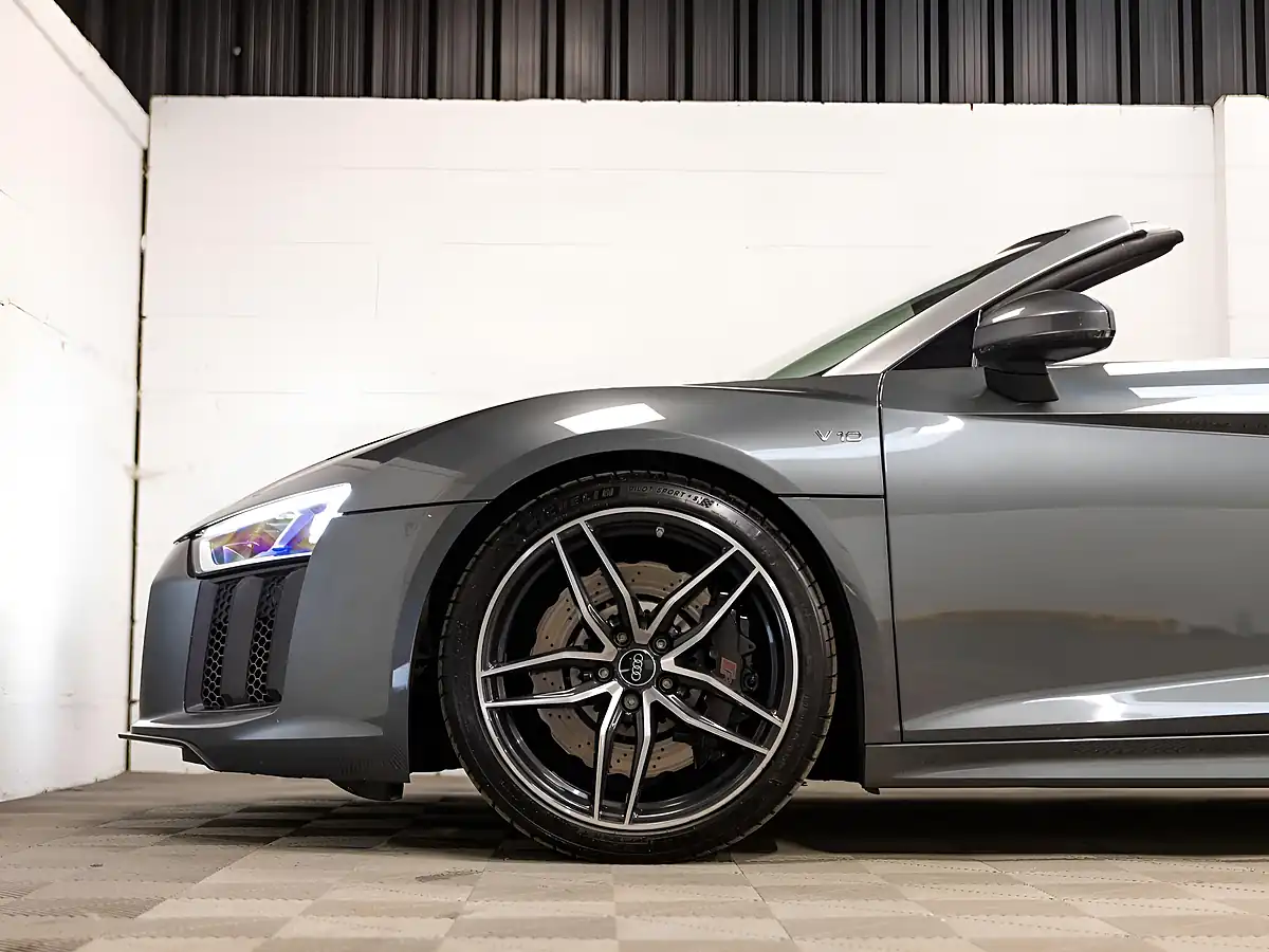 Used 2017 Audi R8 Spyder Grey - Interior and Exterior details 14