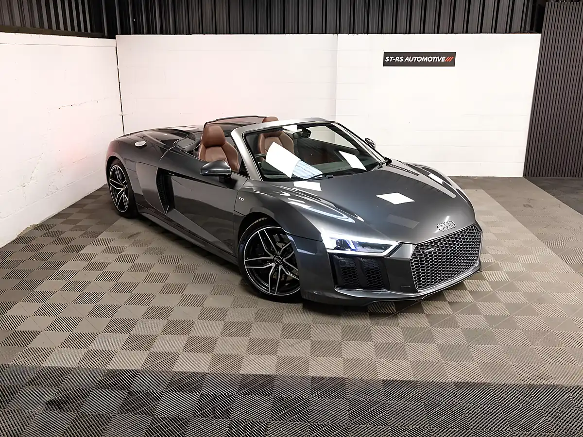 Used 2017 Audi R8 Spyder Grey - Interior and Exterior details 5