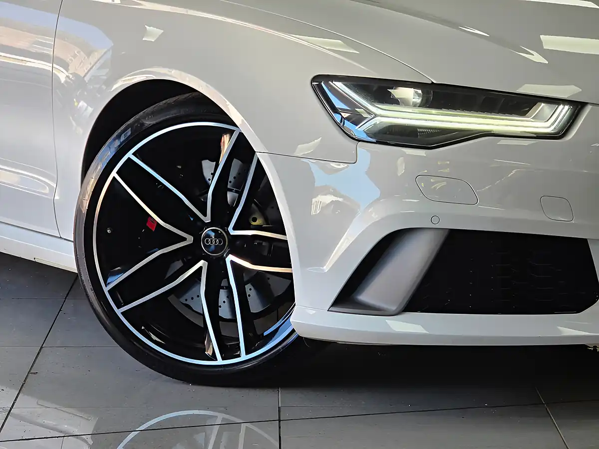 Used 2017 Audi RS6 Avant Performance White - Interior and Exterior details 10