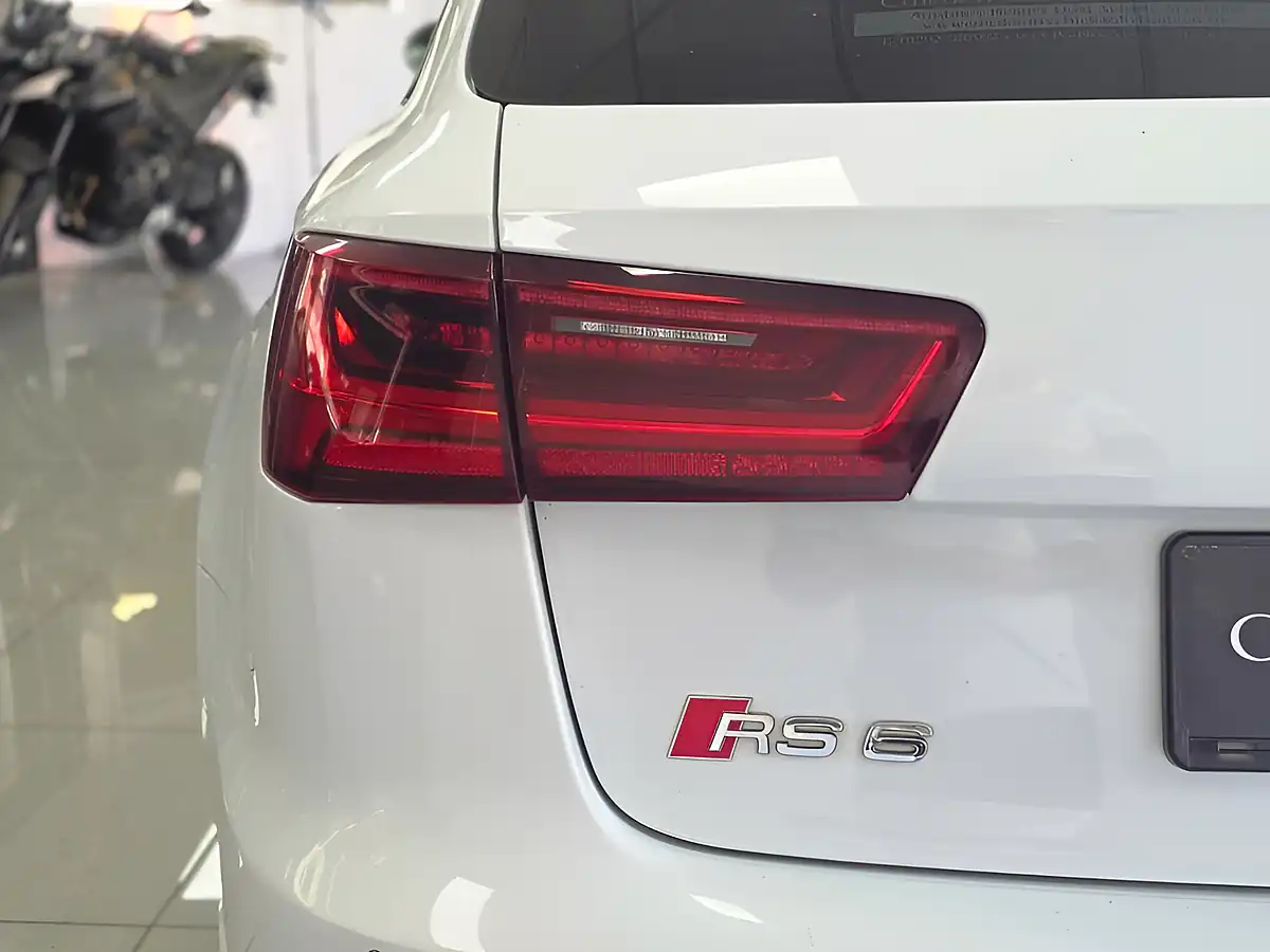 Used 2017 Audi RS6 Avant Performance White - Interior and Exterior details 16