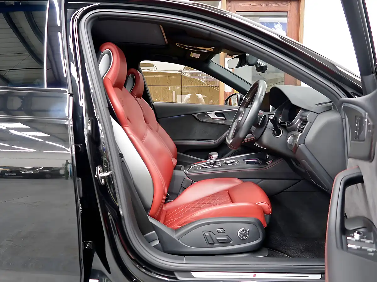 Used 2017 Audi S4 Avant Black - Interior and Exterior details 10