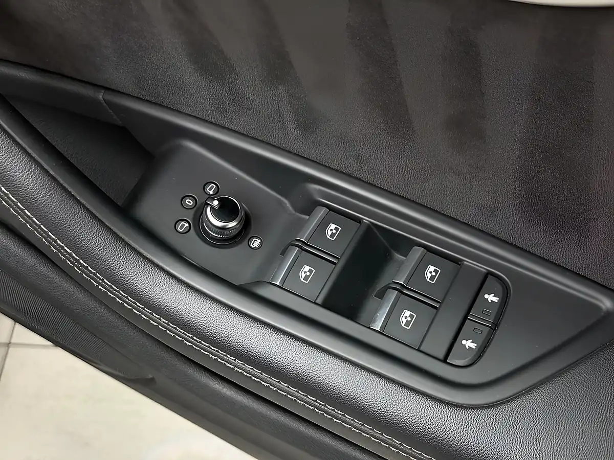 Used 2017 Audi S4 Avant Black - Interior and Exterior details 11