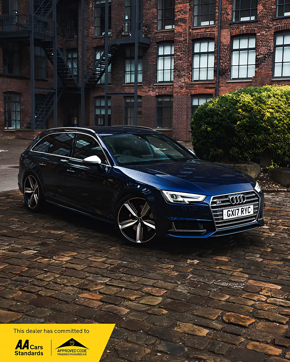 Used 2017 Audi S4 Avant Blue - Front View