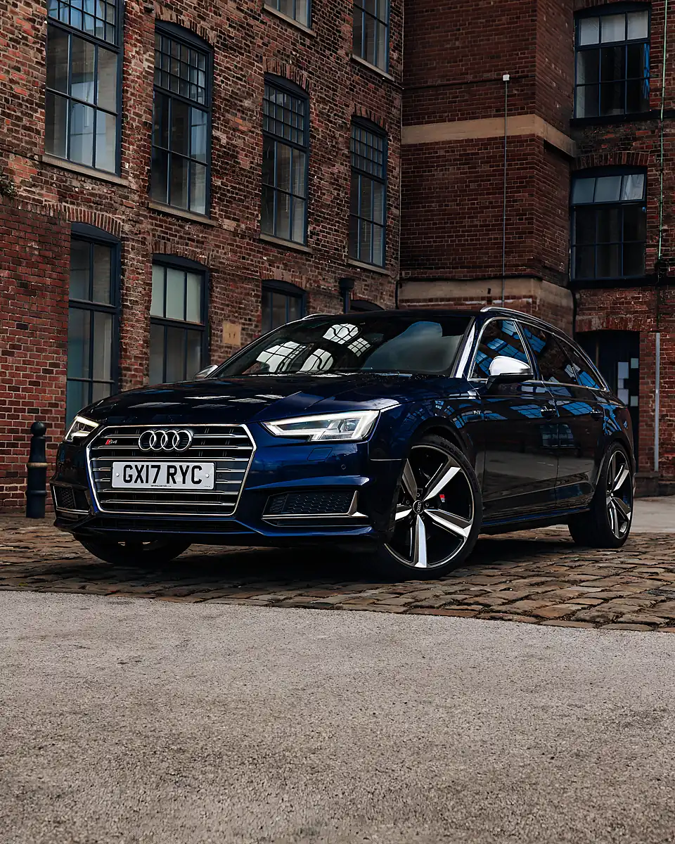 Used 2017 Audi S4 Avant Blue - Interior and Exterior details 3