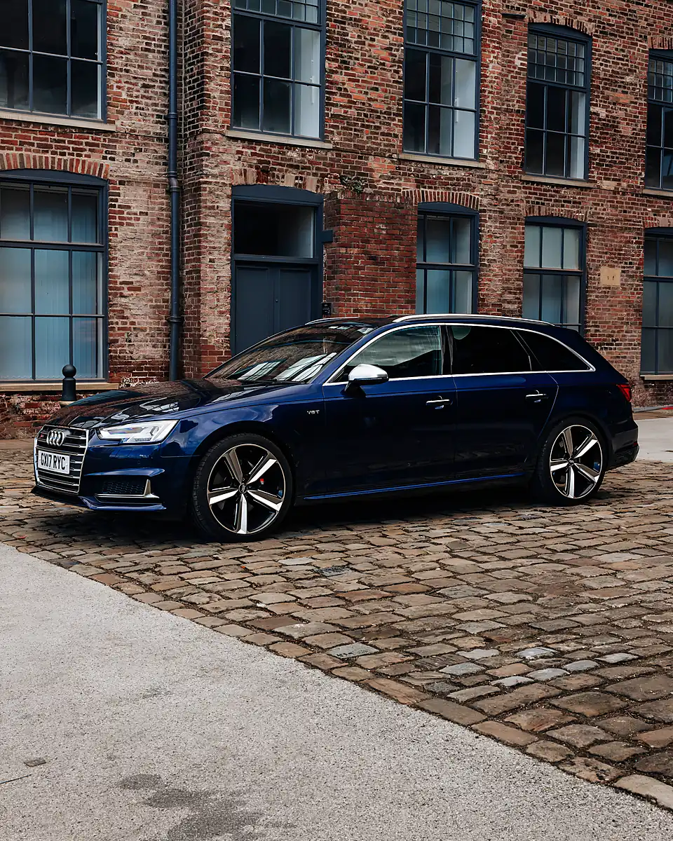 Used 2017 Audi S4 Avant Blue - Interior and Exterior details 9