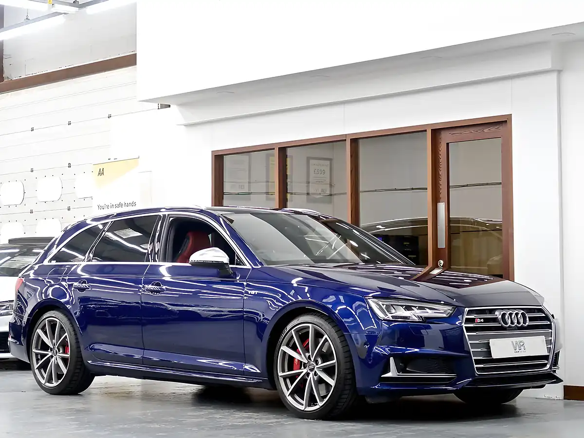 Used 2017 Audi S4 Avant Blue - Front View
