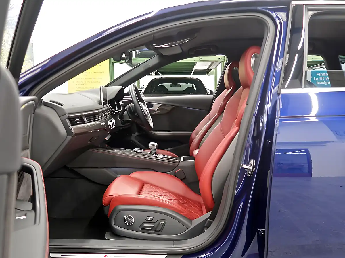 Used 2017 Audi S4 Avant Blue - Interior and Exterior details 15