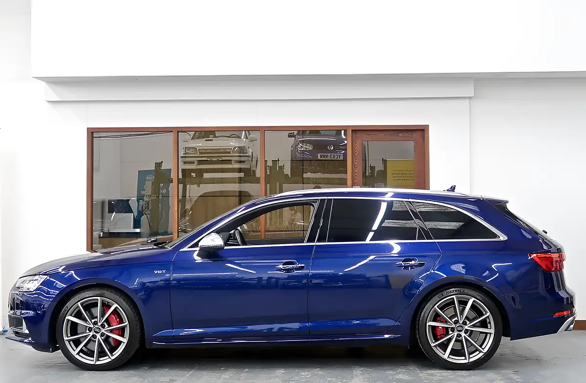 Used 2017 Audi S4 Avant Blue - Interior and Exterior details 4
