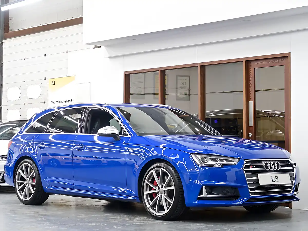 Used 2017 Audi S4 Avant Blue - Front View