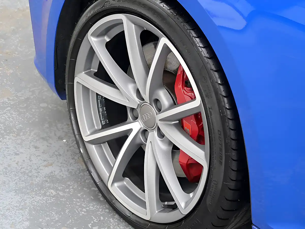 Used 2017 Audi S4 Avant Blue - Interior and Exterior details 18