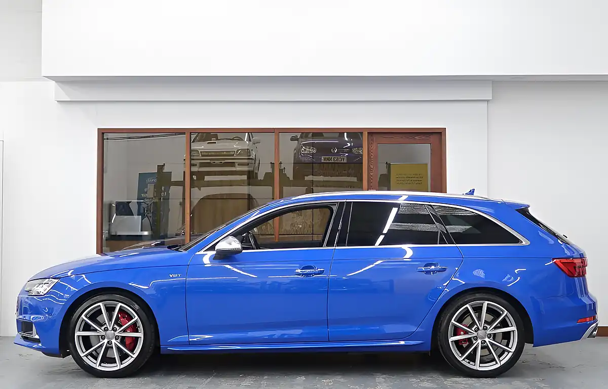 Used 2017 Audi S4 Avant Blue - Interior and Exterior details 4