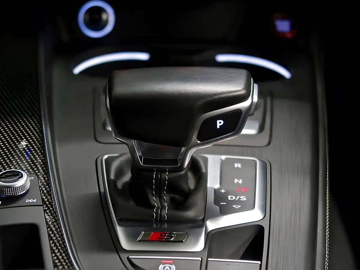 Used 2017 Audi S4 Avant Blue - Interior and Exterior details 9