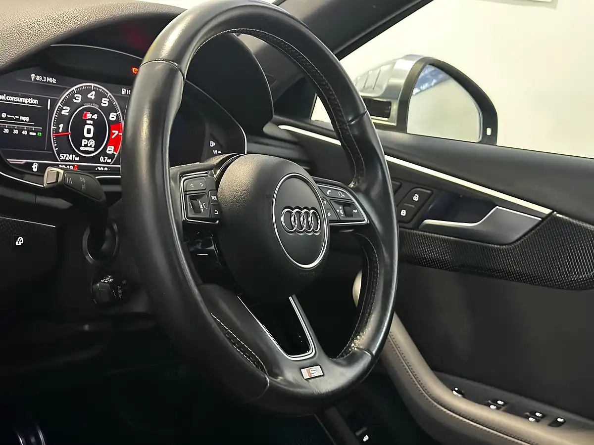 Used 2017 Audi S4 Avant Navarra Blue - Interior and Exterior details 13