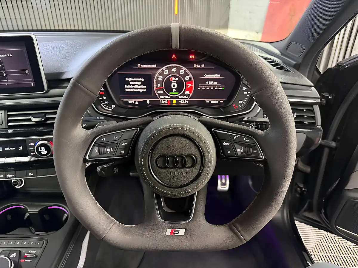 Used 2017 Audi S4 Saloon Black - Interior and Exterior details 12
