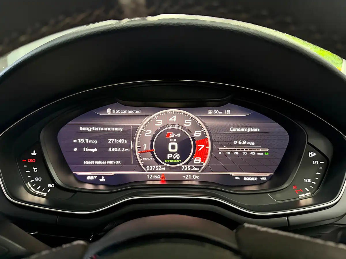 Used 2017 Audi S4 Saloon Black - Interior and Exterior details 17