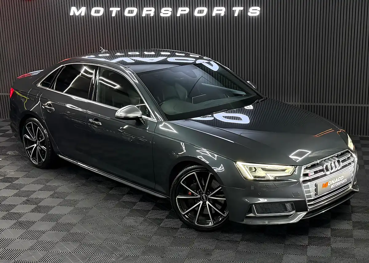 Used 2017 Audi S4 Saloon Grey - Front View