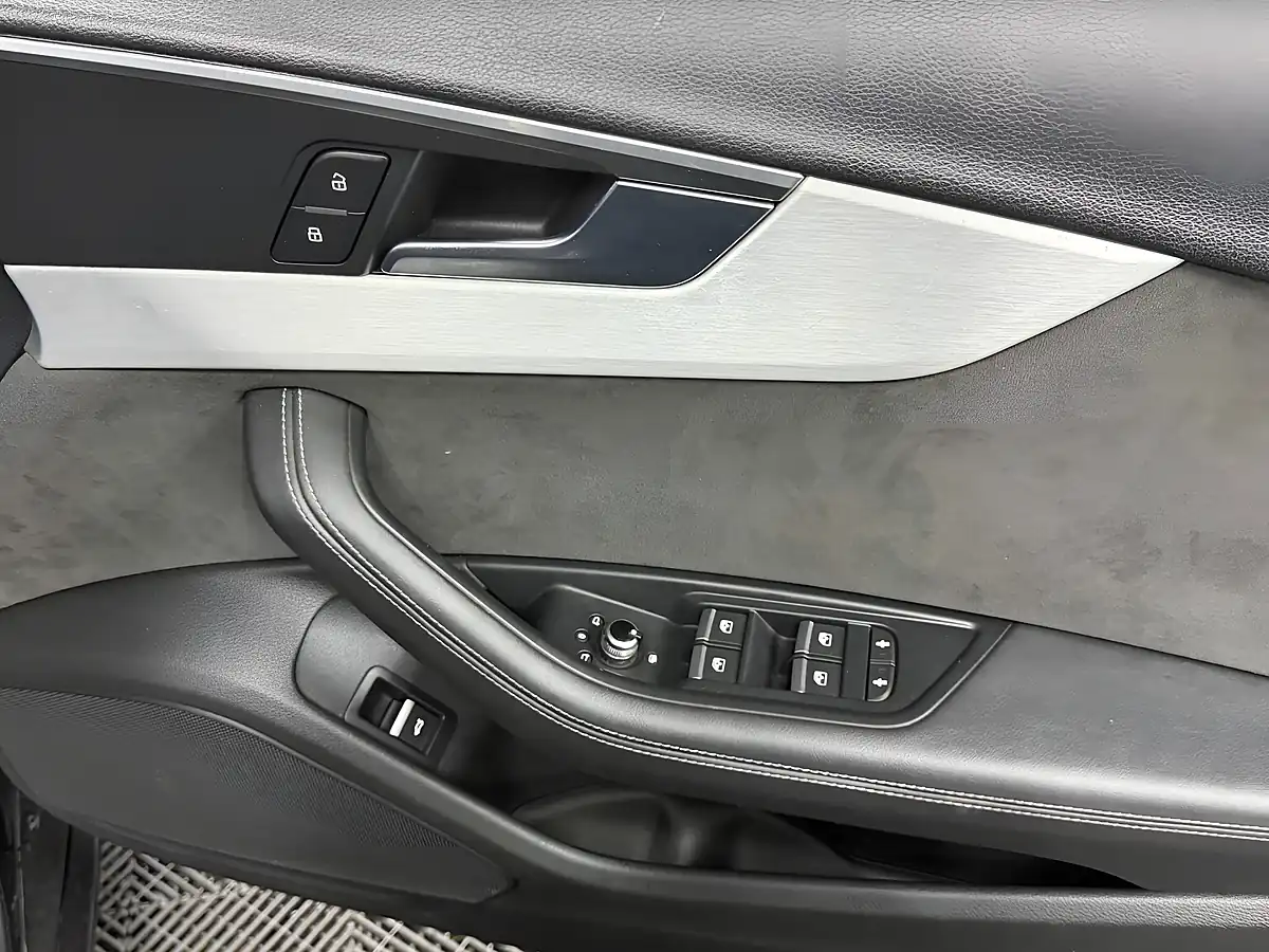 Used 2017 Audi S4 Saloon Grey - Interior and Exterior details 8
