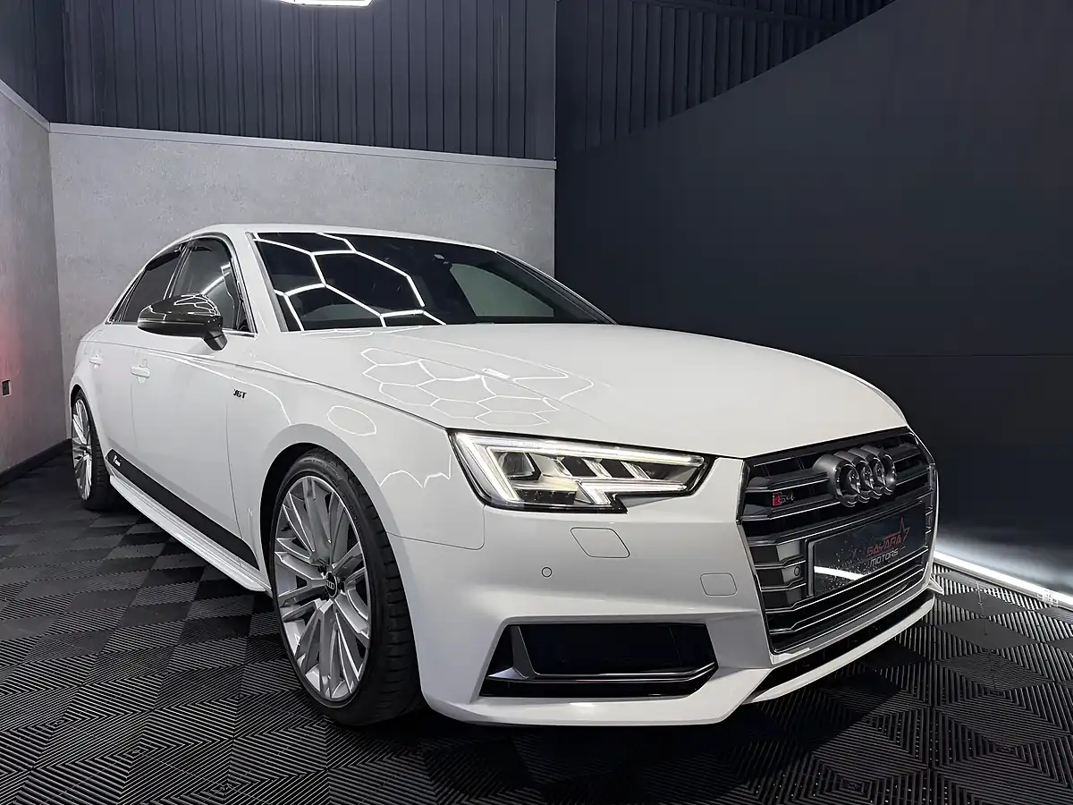 Used 2017 Audi S4 White - Interior and Exterior details 8