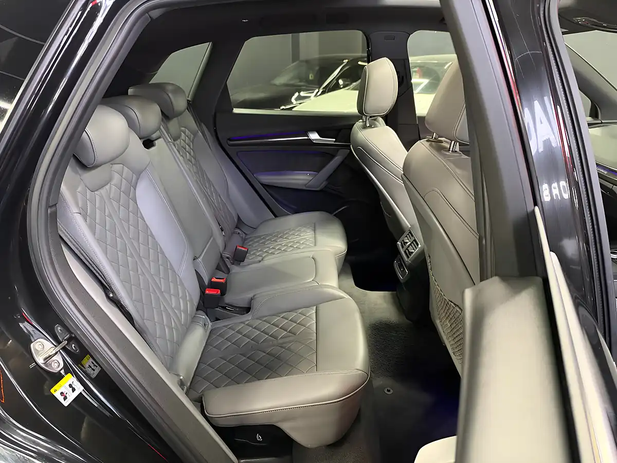 Used 2017 Audi SQ5 S Line Black - Interior and Exterior details 11