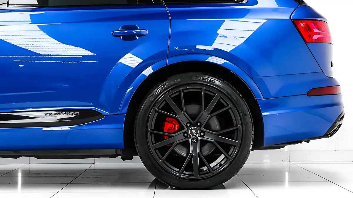 Used 2017 Audi SQ7 Blue - Interior and Exterior details 12