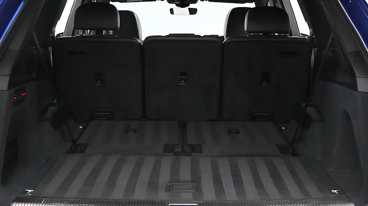 Used 2017 Audi SQ7 Blue - Interior and Exterior details 14